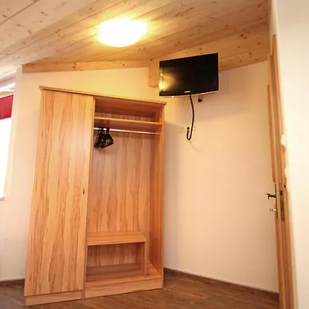 Koenigsleiten 2 - 1 Wald im Pinzgau