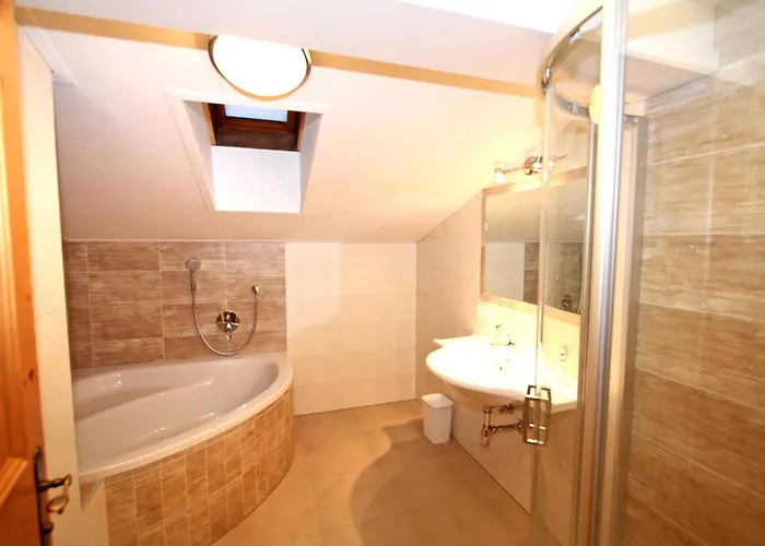 Koenigsleiten 2 - 1 * Wald im Pinzgau